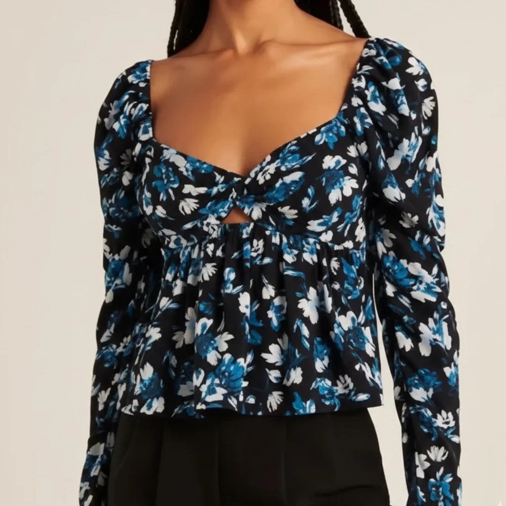 Abercrombie & Fitch Smocked Babydoll Cropped Blouse Black Blue Floral - XS
